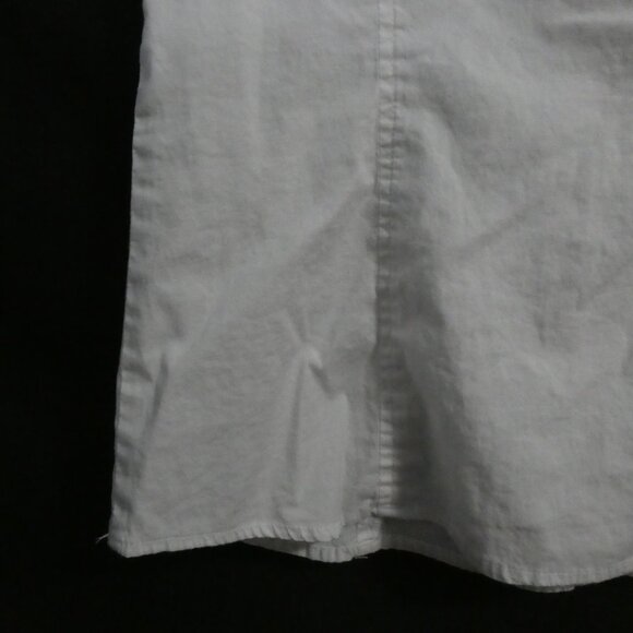 Unbranded | P2P 15.5 inches measured | Elegant White V-Neck Ruffled Blouse - Picture 12 of 13